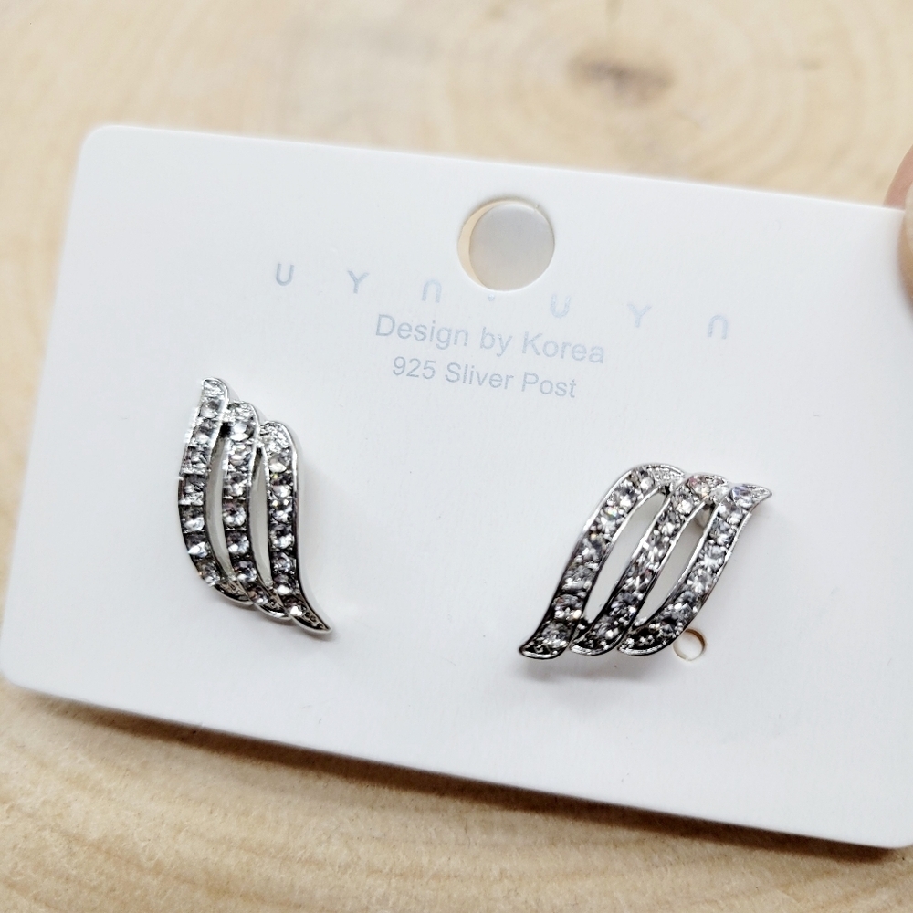 Brand New Silver Tone Wings Rhinestone Earrings